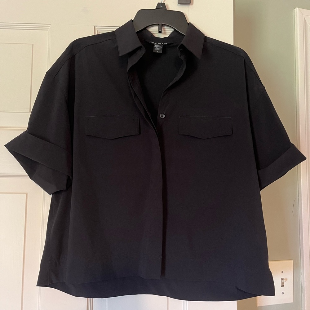 Athleta camp shirt in black, sz medium